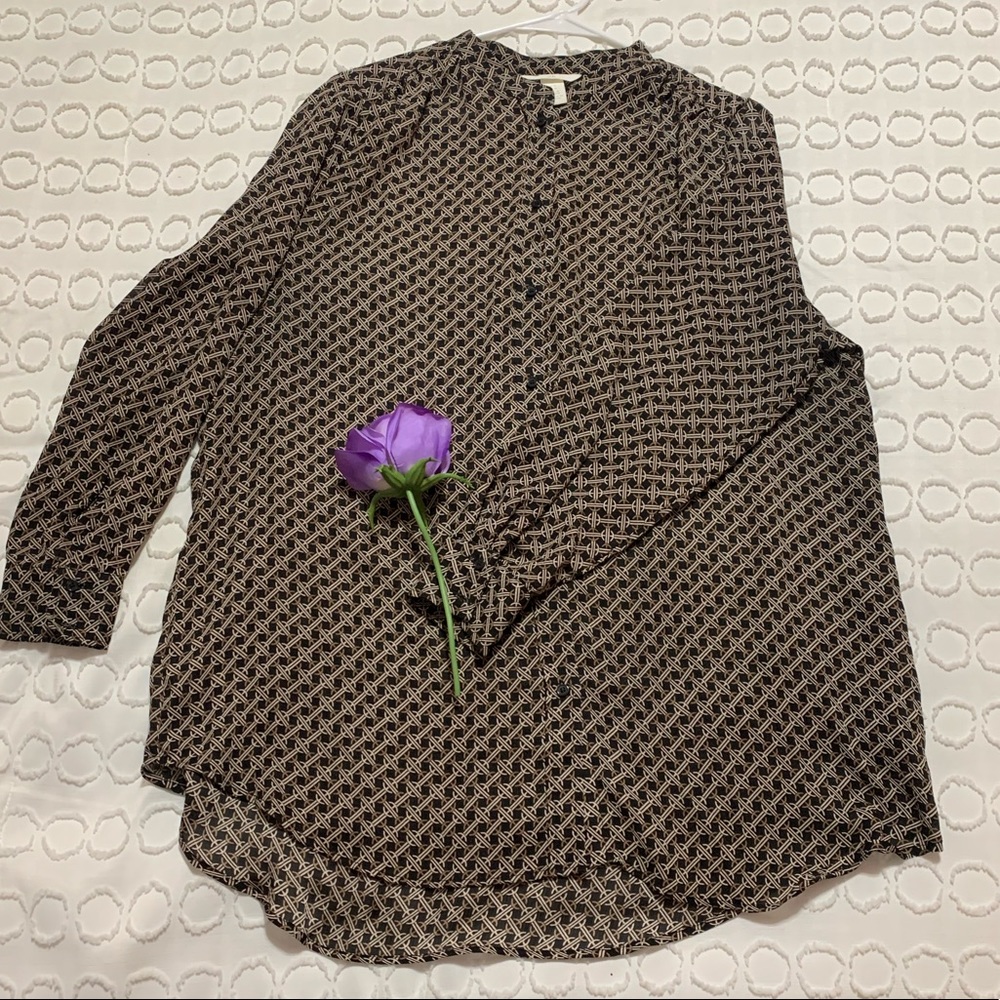 H&M detailed button up top